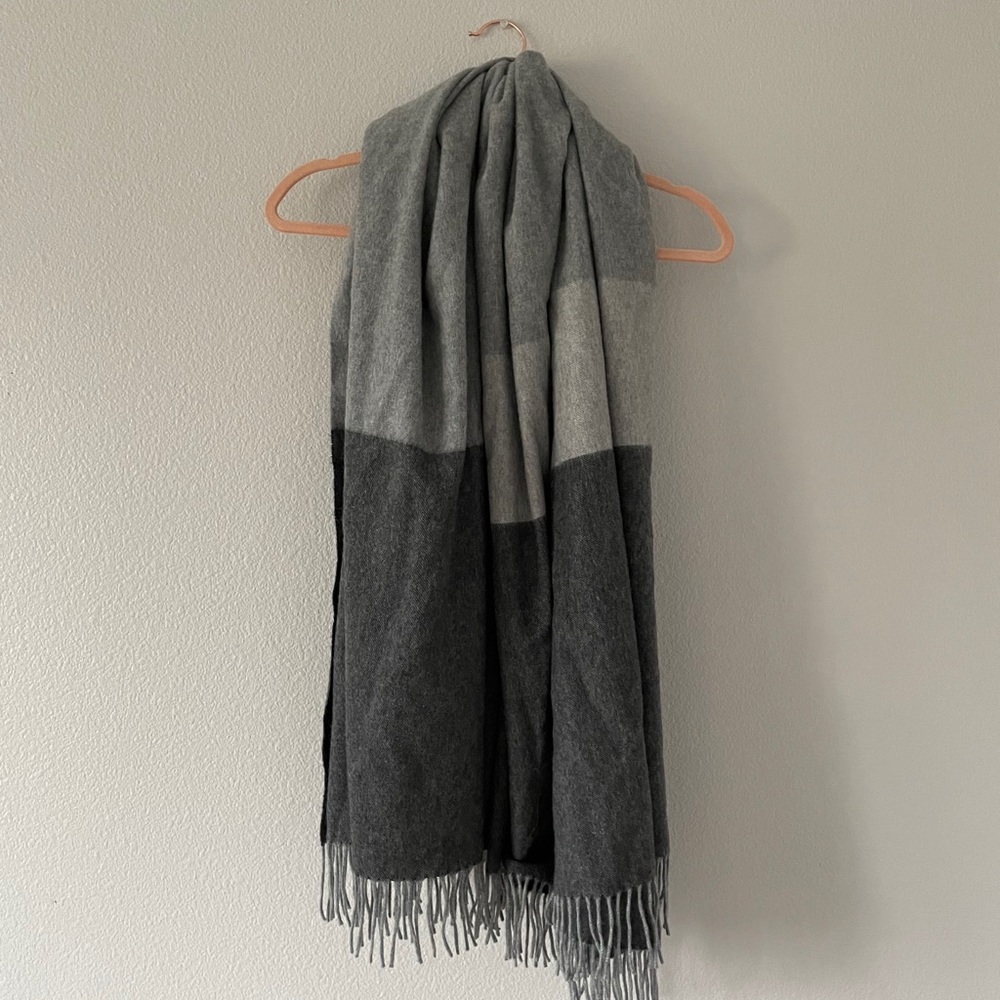 Parachute 100% cashmere scarf